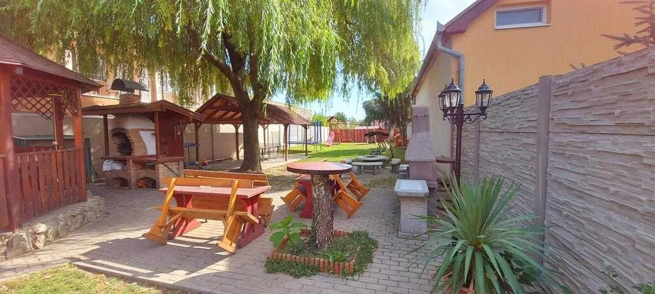 Penzion Korzo Štúrovo – Štúrovo, Slovensko