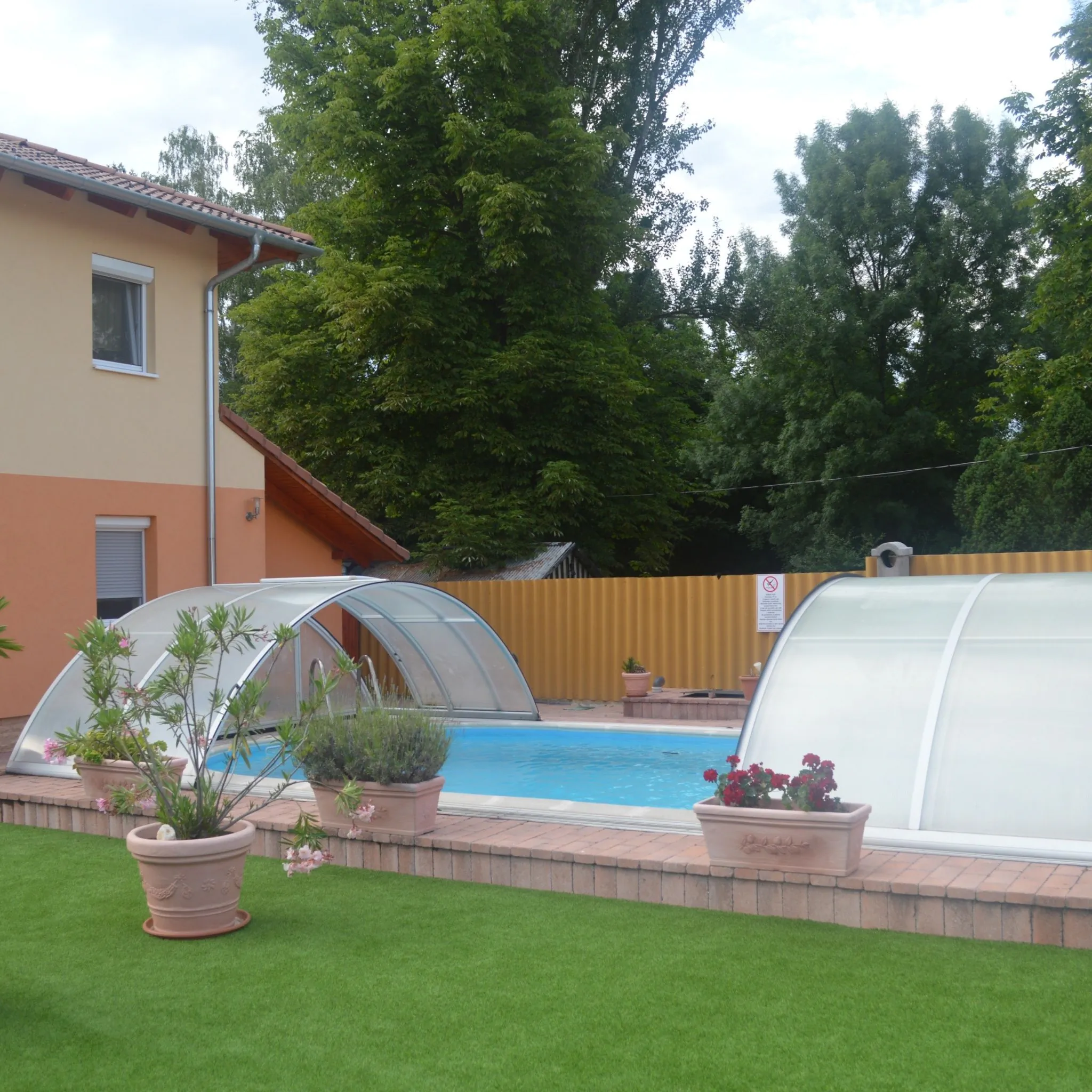 Granada Medencés Apartmanház Szántód – Szántód, Węgry