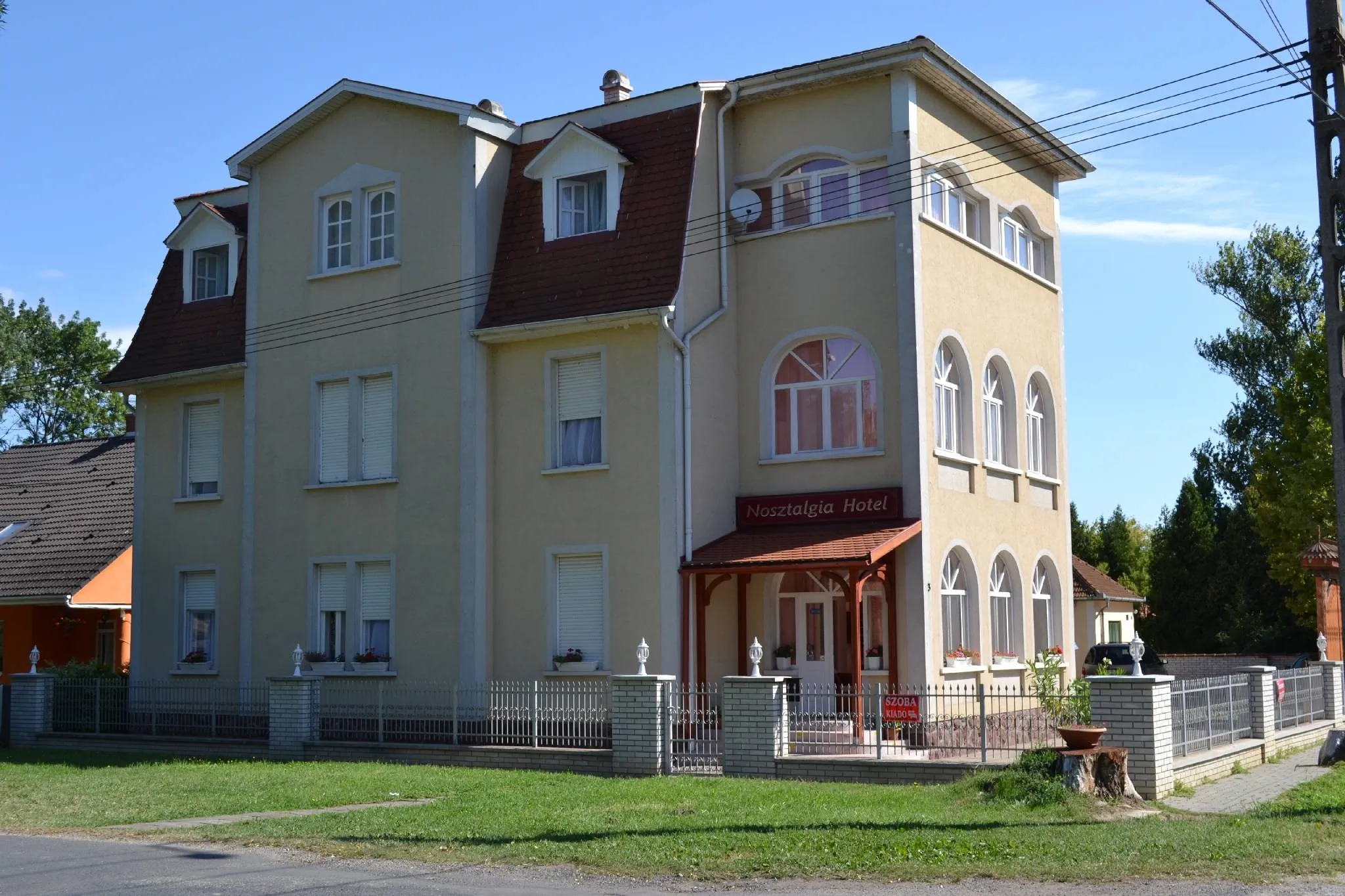 Nosztalgia Hotel Balatonszárszó – Balatonszárszó, Ungaria