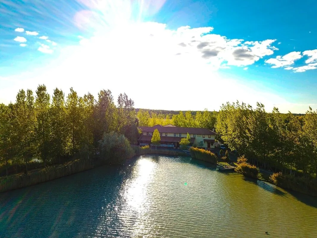 Hotel Bíbic*** Tüskevár Étterem és Horgásztó Nyíregyháza - foto 3