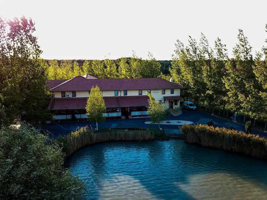 Hotel Bíbic*** Tüskevár Étterem és Horgásztó Nyíregyháza - foto 1