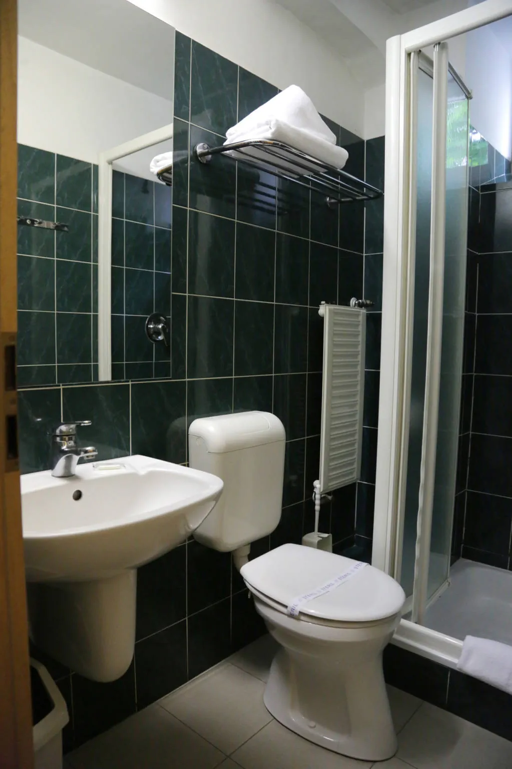 Hotel Bara Budapest – Budapesta, Ungaria