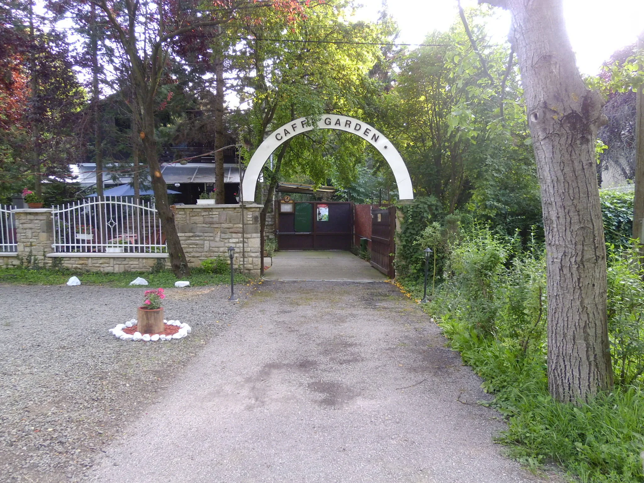 Garden Étterem Kávézó Panzió Tahitótfalu – Tahitótfalu, Ungaria