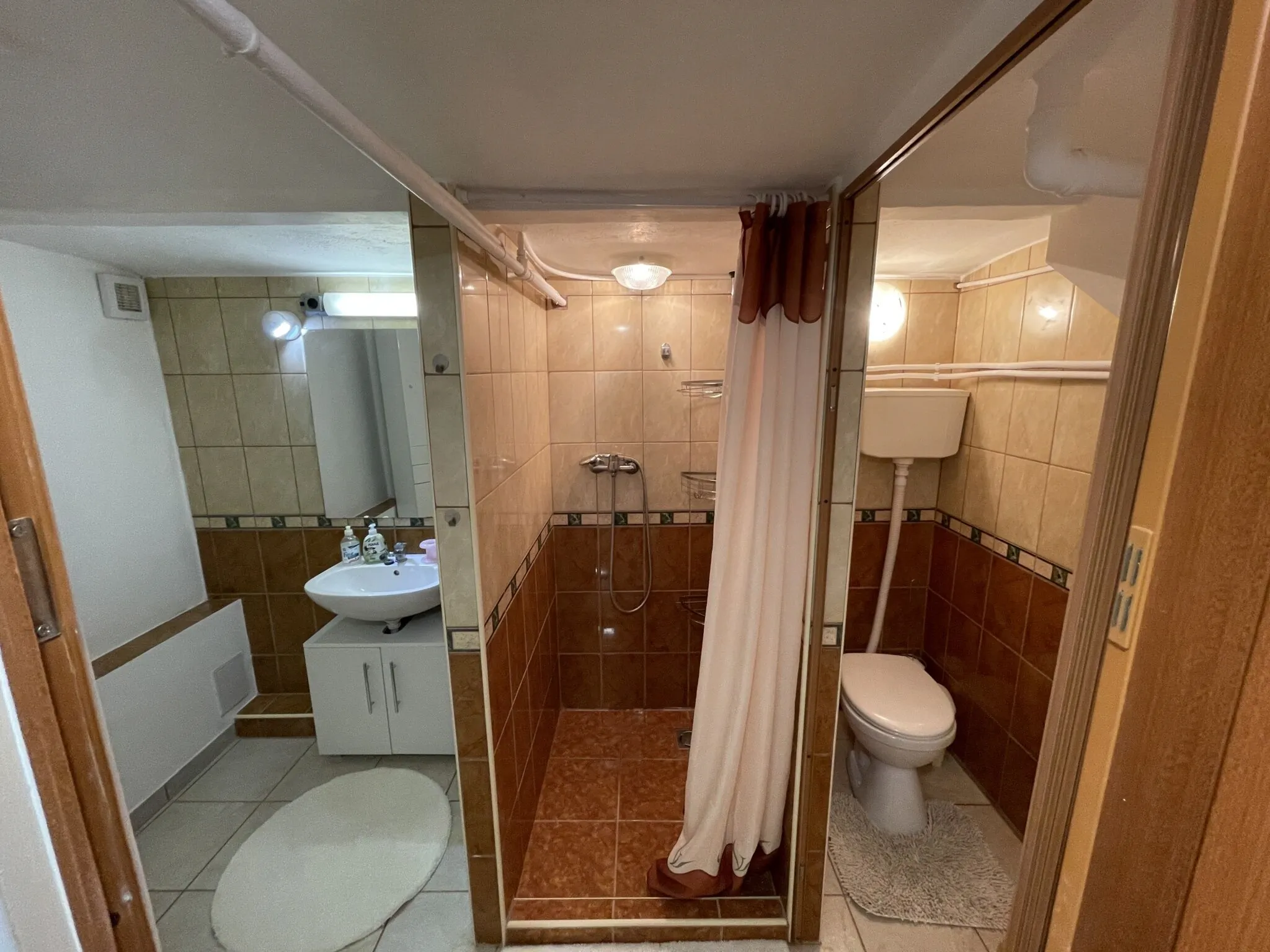 Darázskő Apartman Eger – Eger, Ungaria