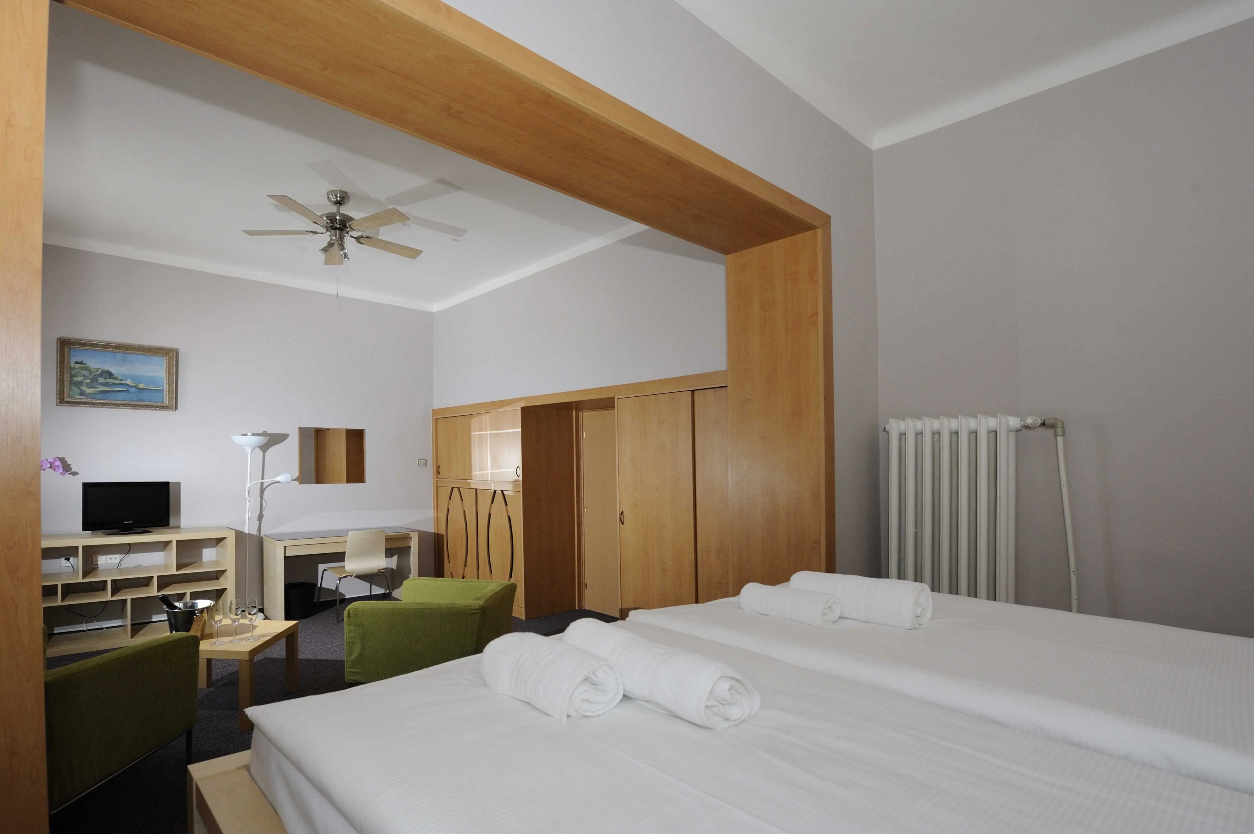 HOTEL ZLATÁ ŠTIKA Pardubice – Pardubice, Republica Cehă