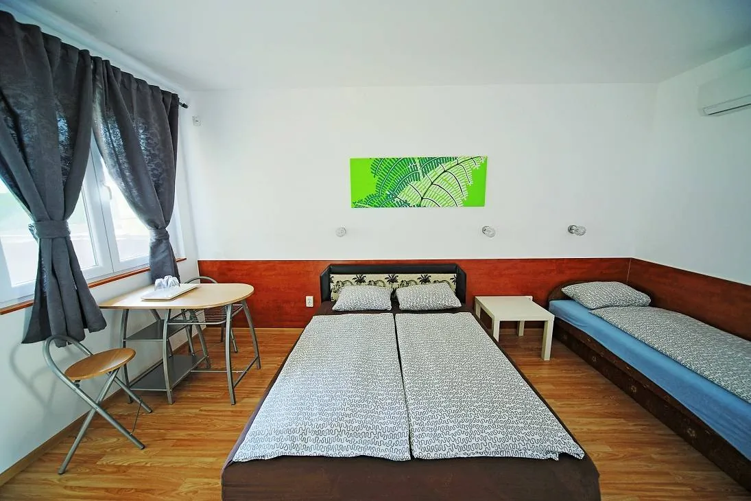 Lelle-Strand Apartman A Balatonlelle – Balatonlelle, Ungaria