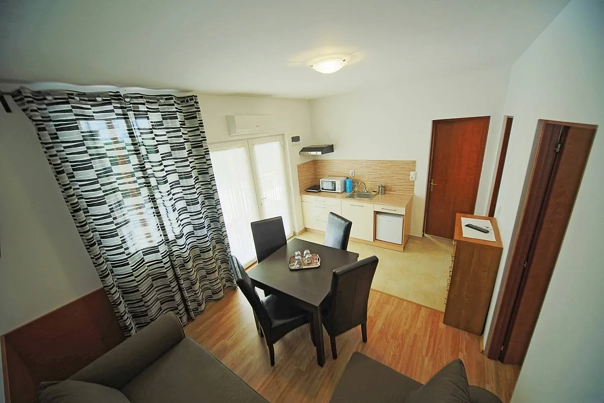 Lelle-Strand Apartman A Balatonlelle – Balatonlelle, Ungaria