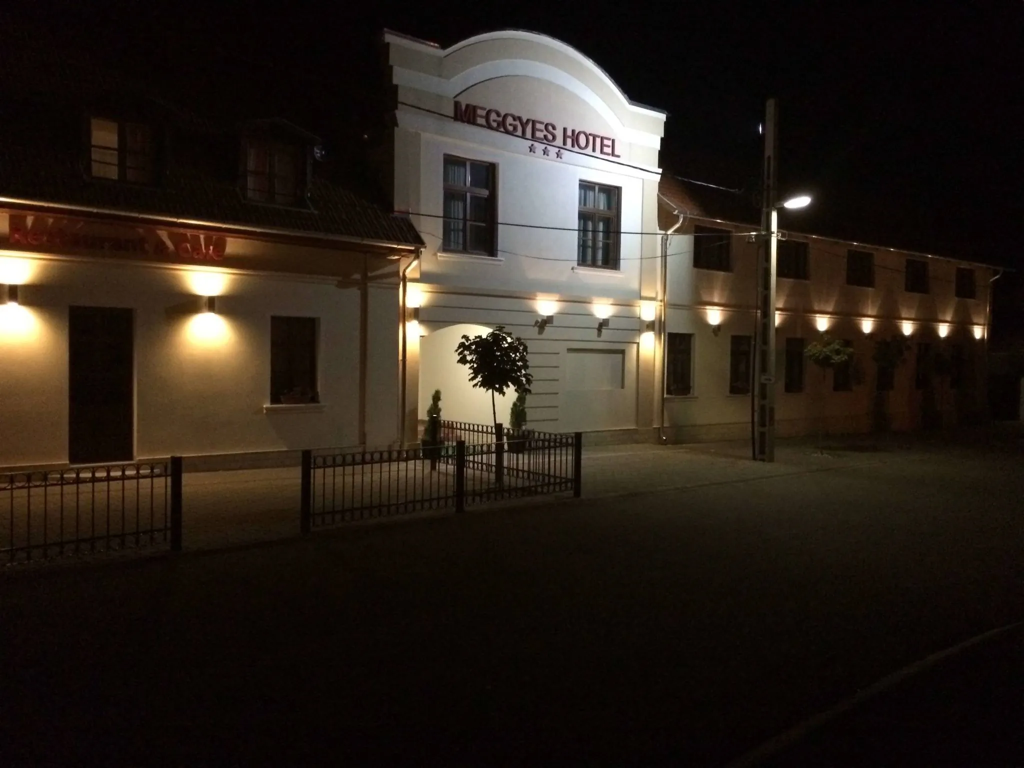 Meggyes Hotel Szerencs – Szerencs, Ungaria