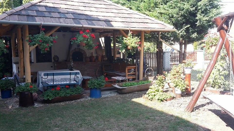Hostel Vendégház Fót – Fót, Ungaria