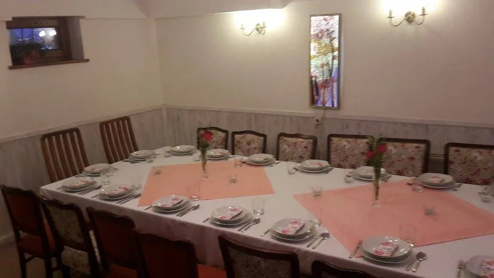 Hostel Vendégház Fót – Fót, Ungaria