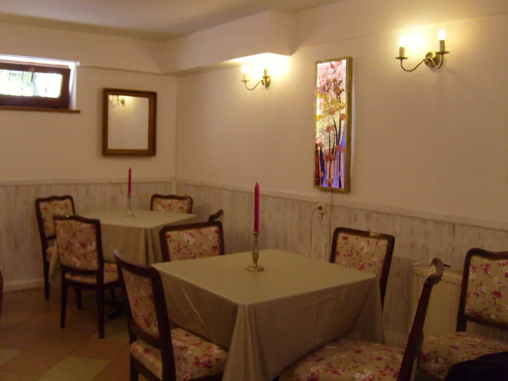 Hostel Vendégház Fót – Fót, Ungaria