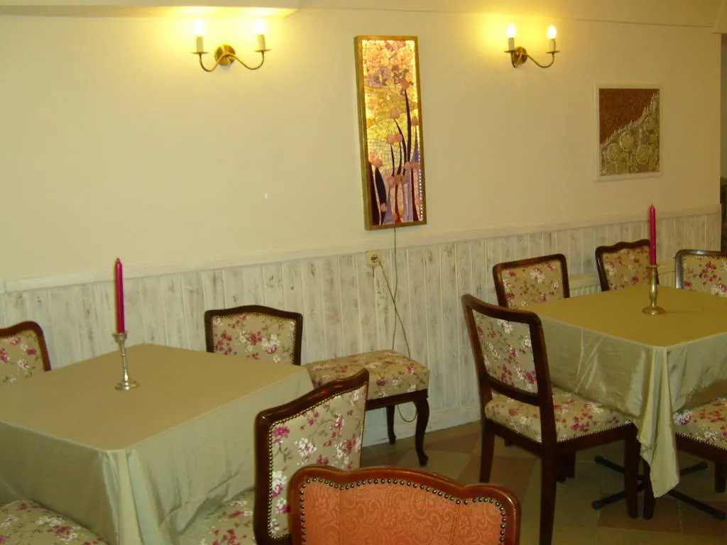 Hostel Vendégház Fót – Fót, Ungaria