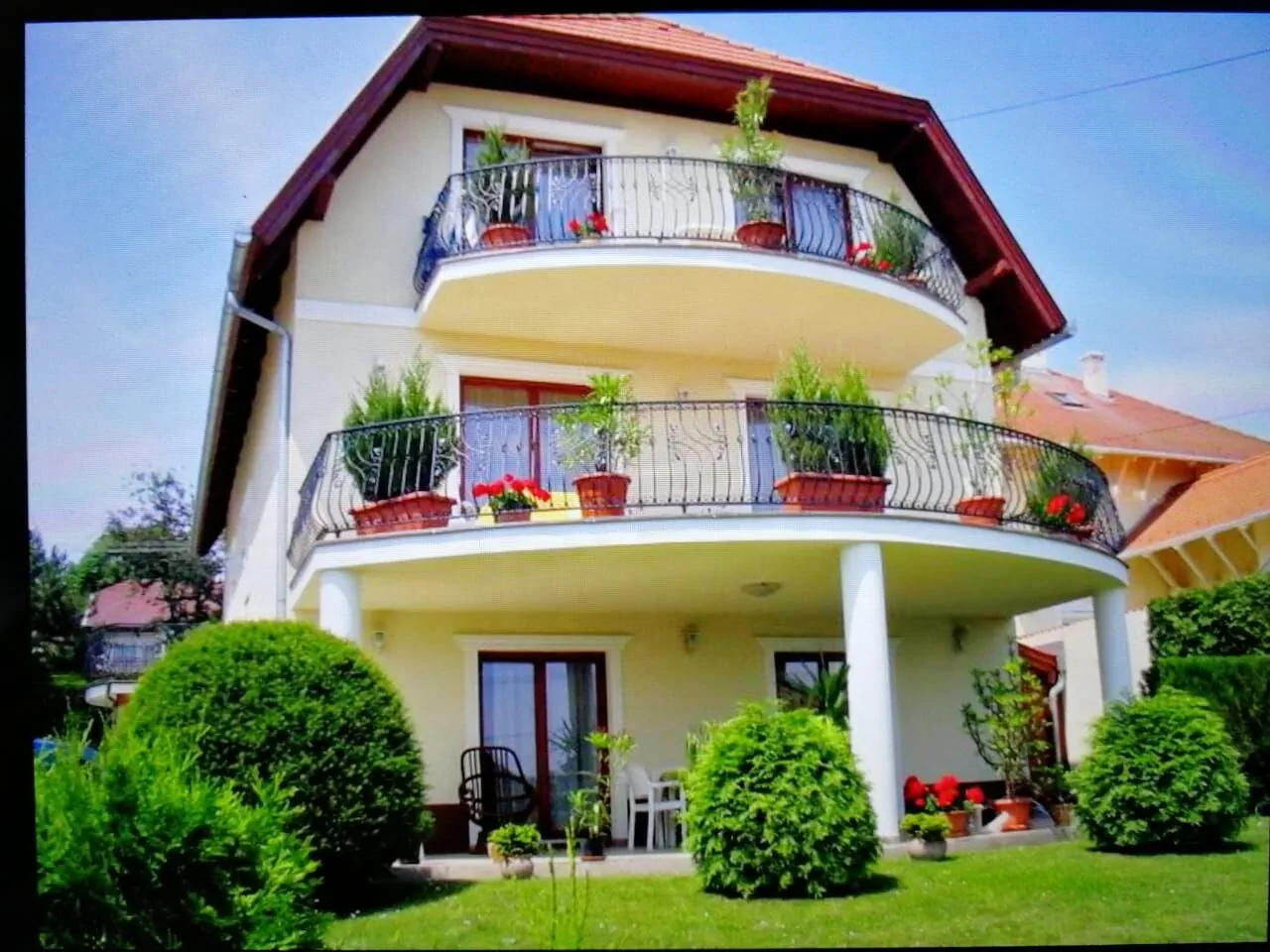 Erika Apartmanházak Hévíz - foto 1