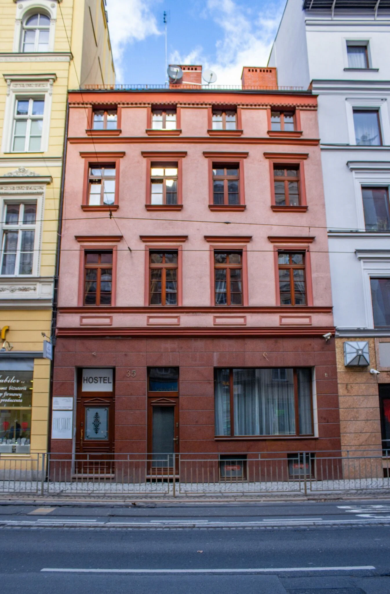 Five Stars Bed&Breakfast Wrocław – Wrocław, Polonia