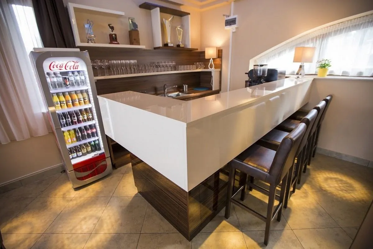 Pole Position Beach Hotel Balatonszárszó – Balatonszárszó, Ungaria