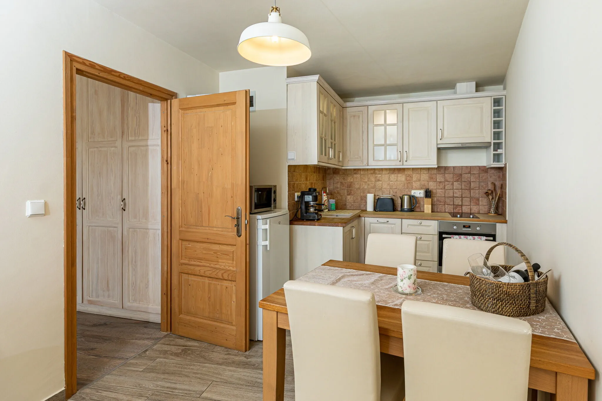 Rózsák Háza Apartman Zebegény – Zebegény, Ungaria