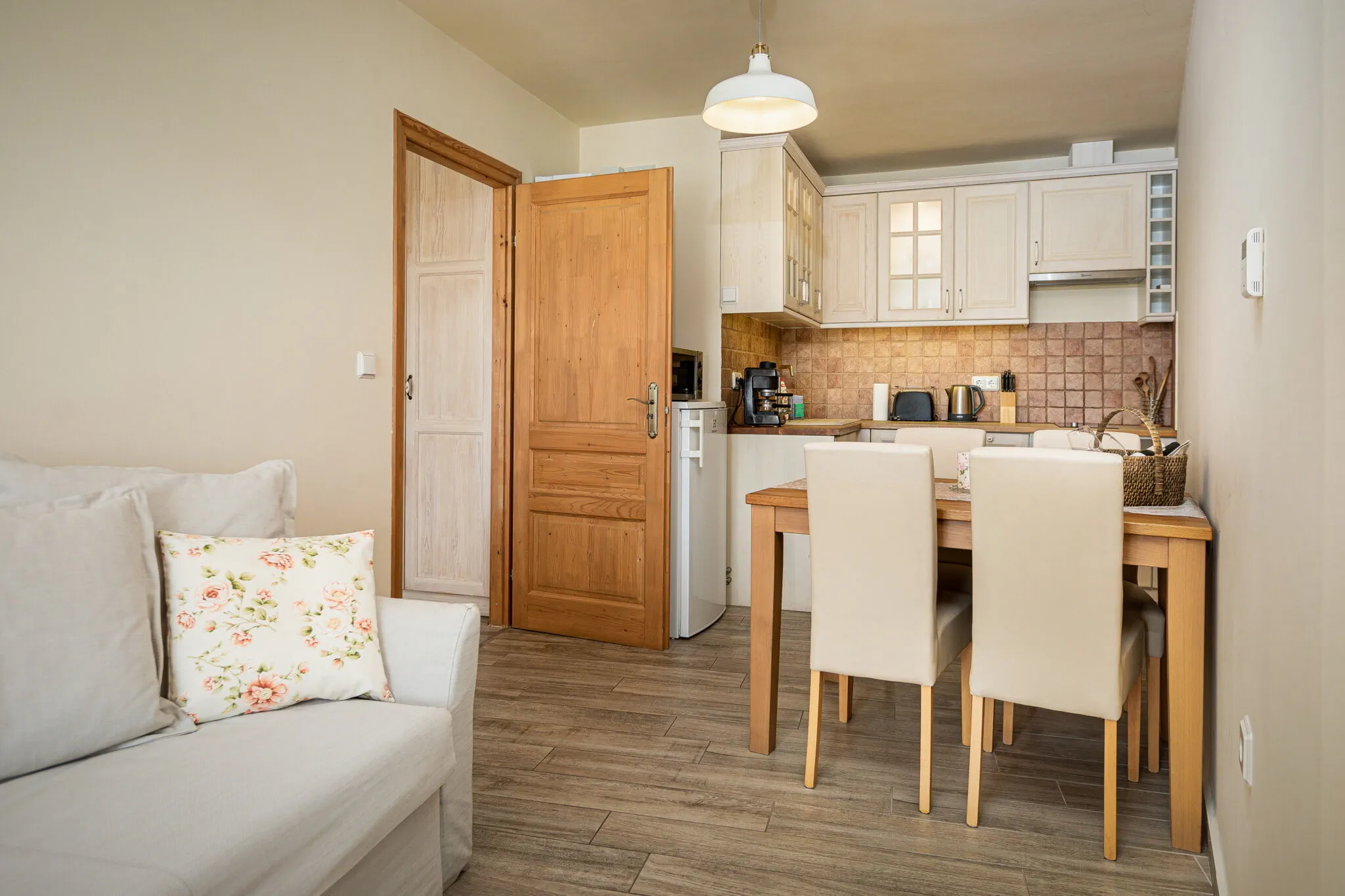 Rózsák Háza Apartman Zebegény – Zebegény, Ungaria