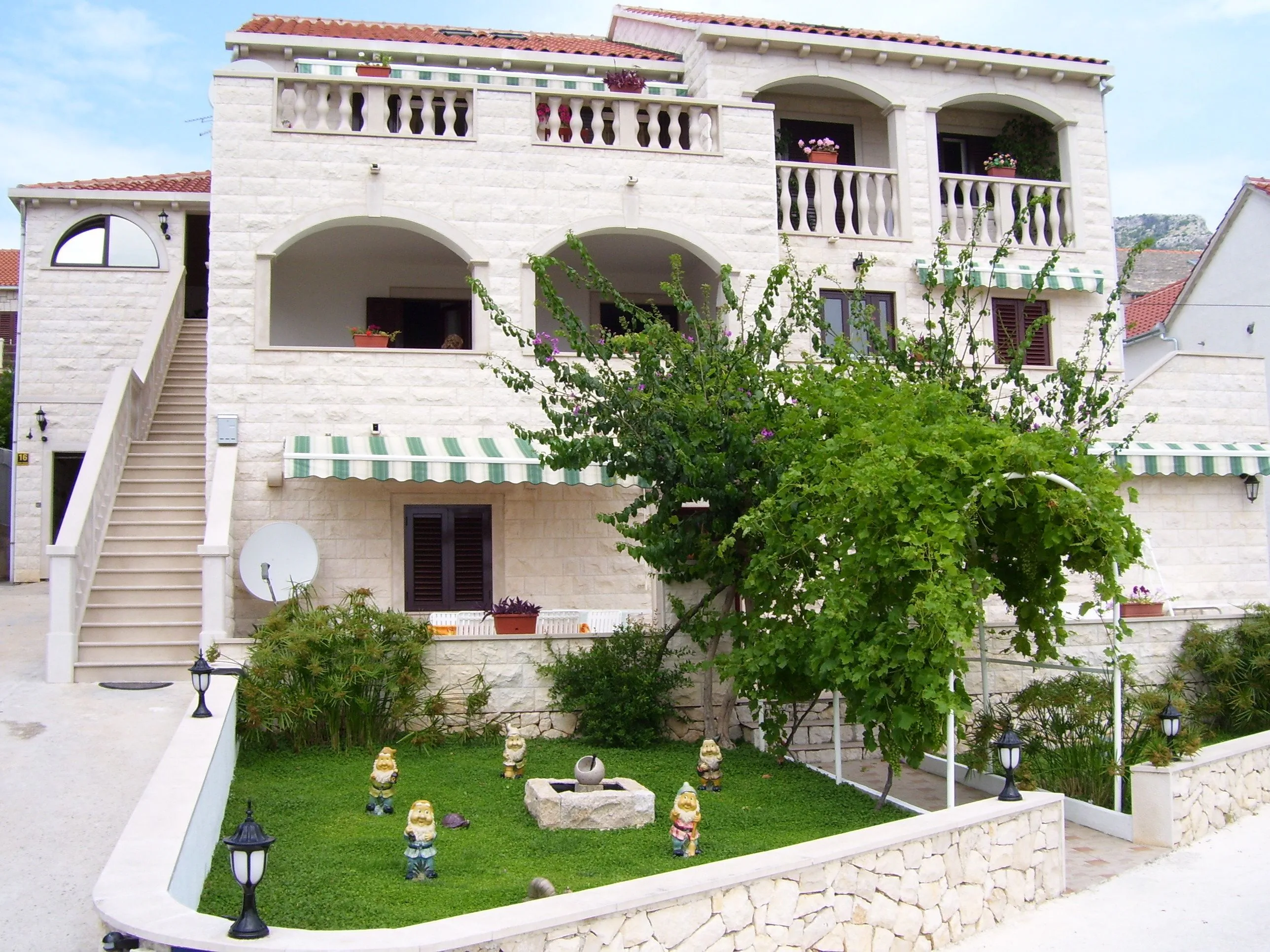 Apartments Fani Bol - foto 1