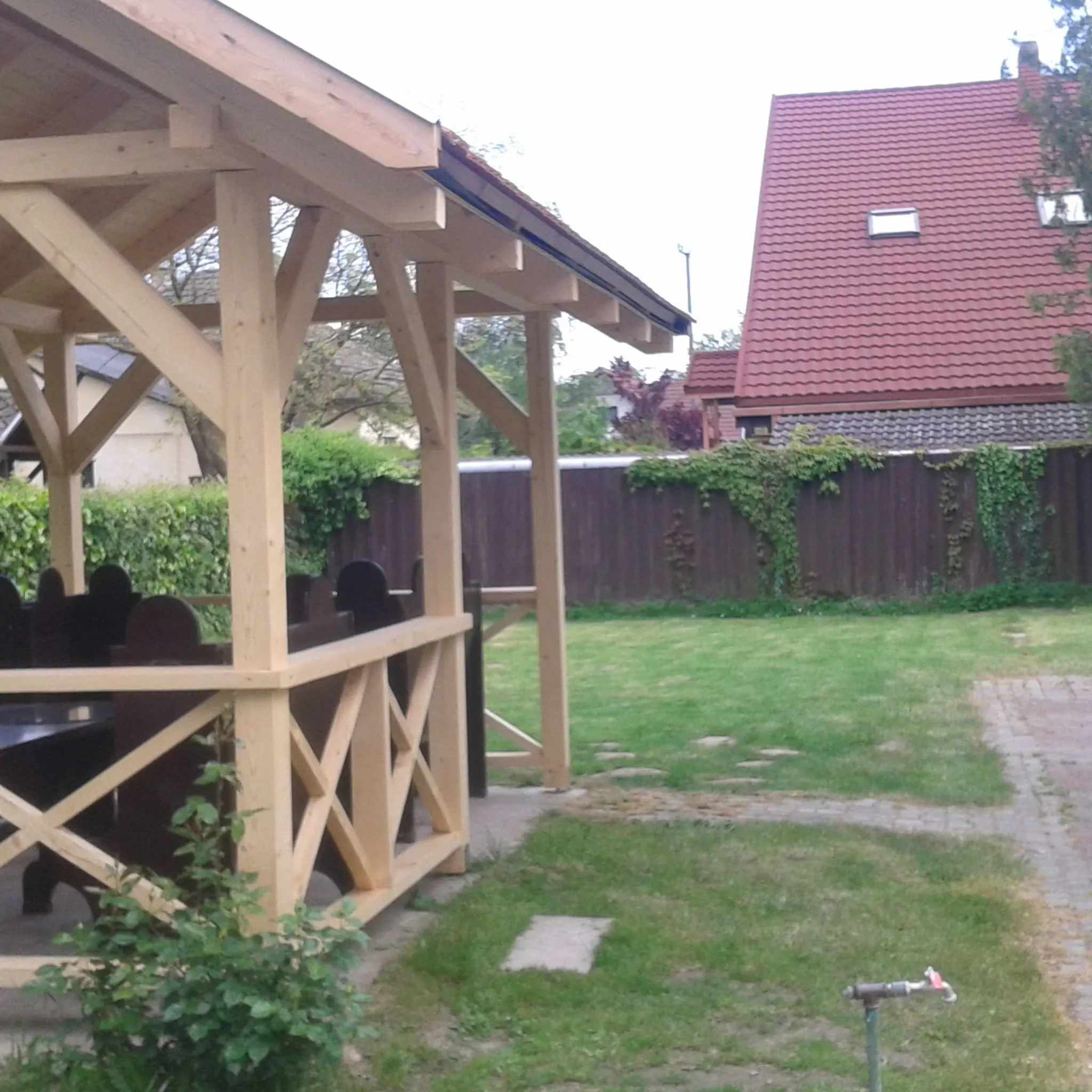 Napsugár Apartmanház Balatonlelle – Balatonlelle, Ungaria