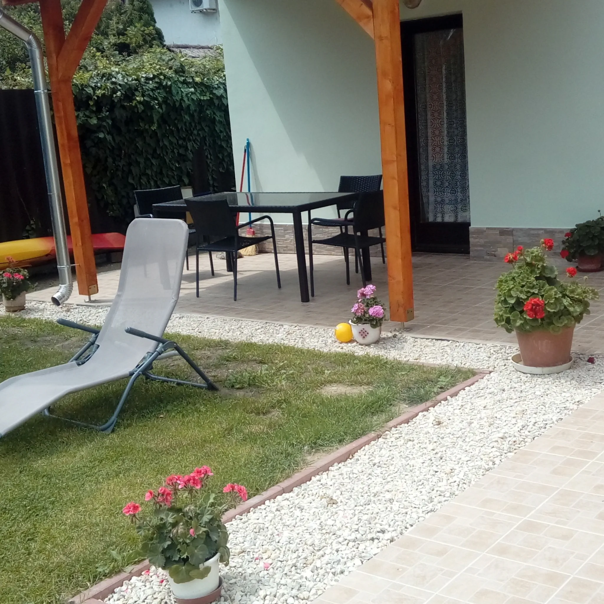 Napsugár Apartmanház Balatonlelle – Balatonlelle, Ungaria