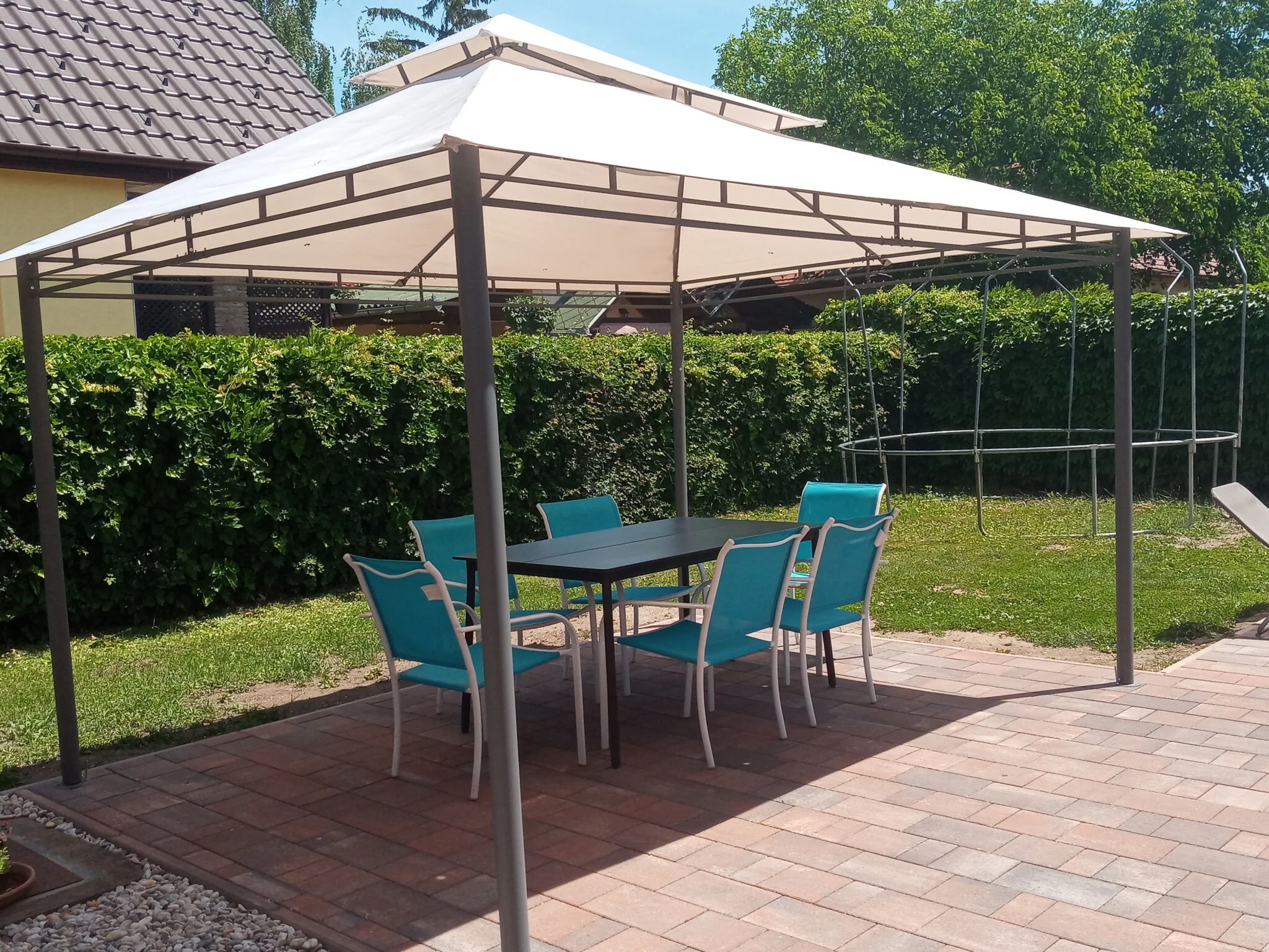Napsugár Apartmanház Balatonlelle – Balatonlelle, Ungaria