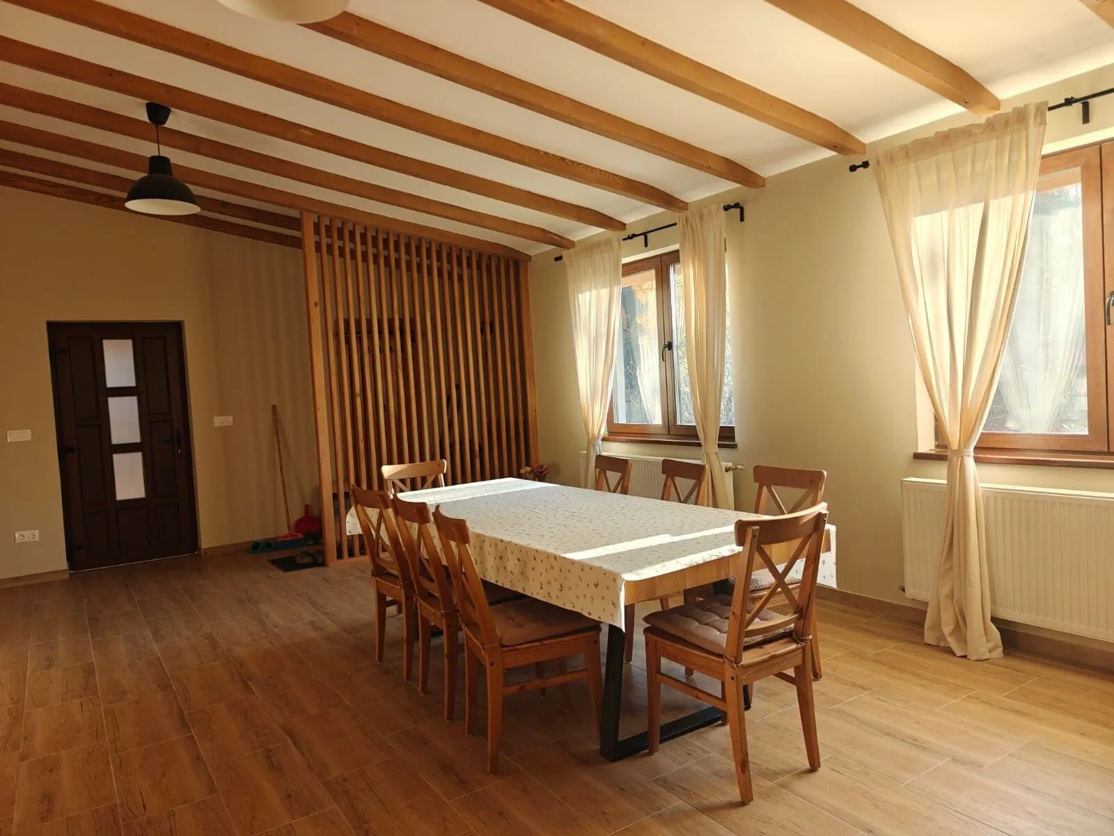 Casa la Cheie Gyulak Izvoare – Izvoare, România