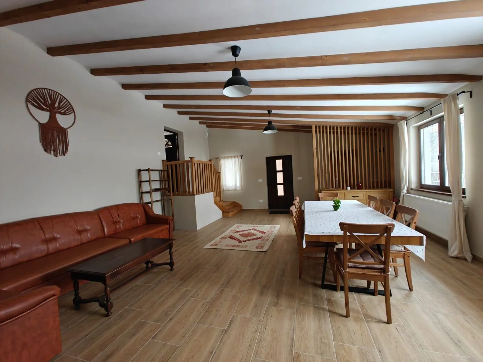Casa la Cheie Gyulak Izvoare – Izvoare, România