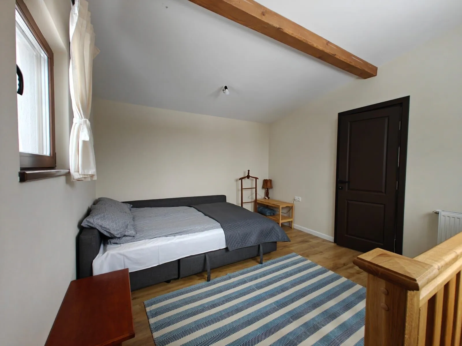 Casa la Cheie Gyulak Izvoare – Izvoare, România