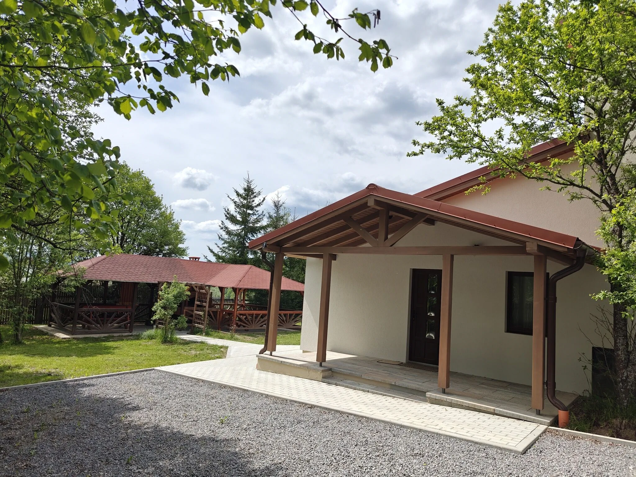Casa la Cheie Gyulak Izvoare – Izvoare, România