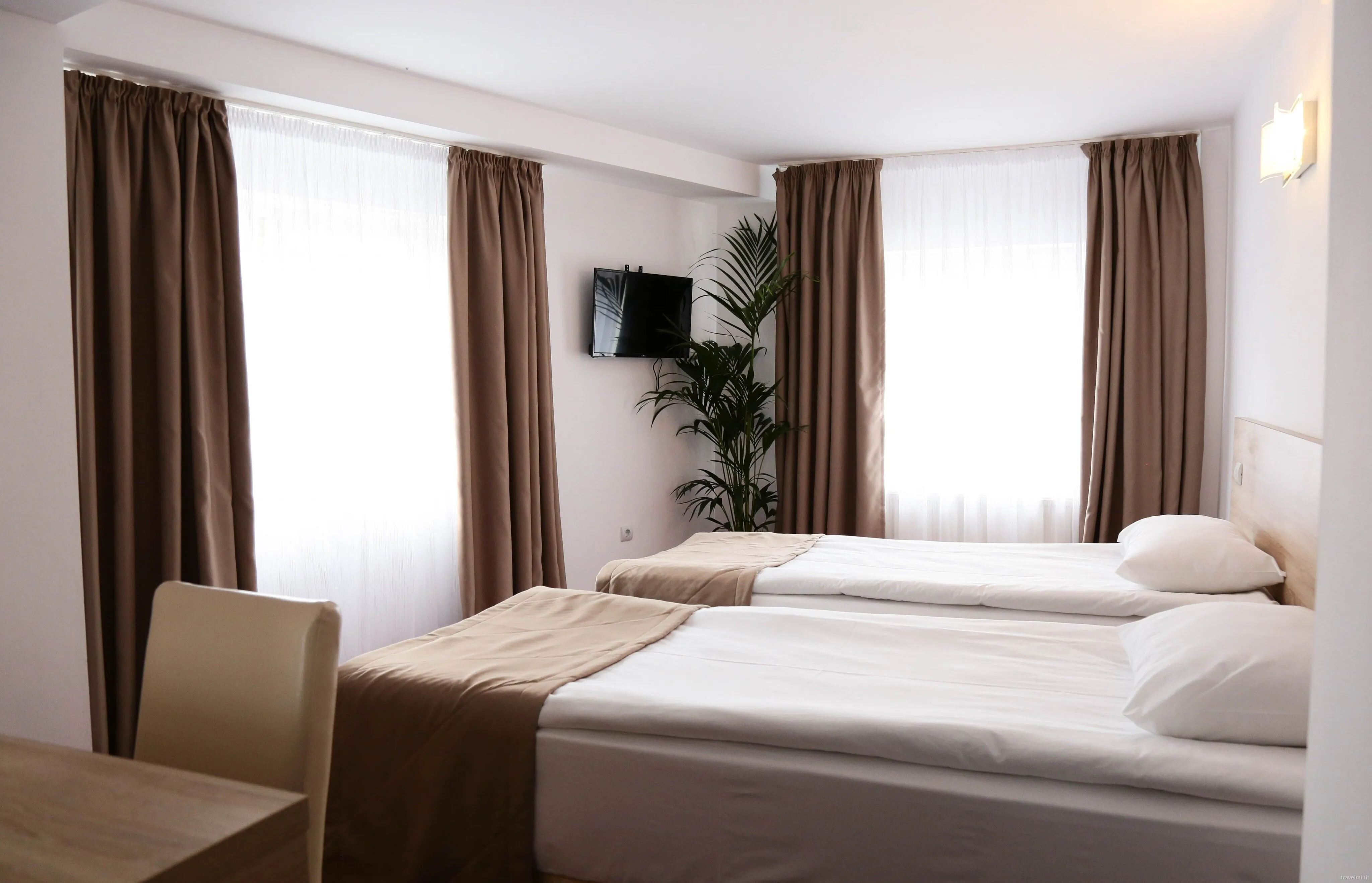 Hotel Apollonia Brașov - foto 1