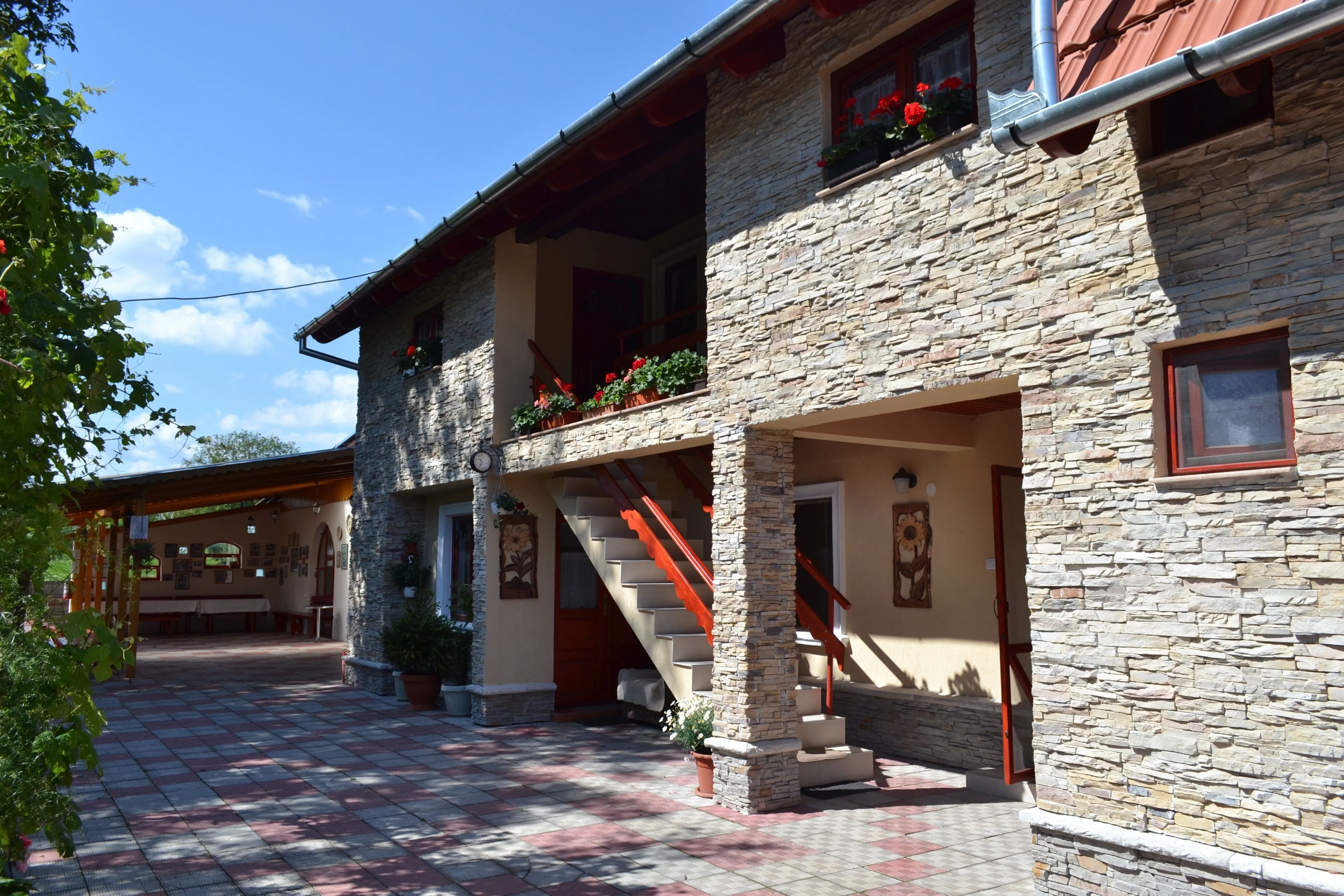 Pensiunea Bukovina Cristur - foto 5