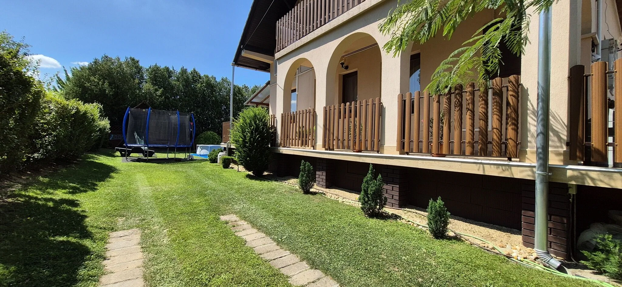 Nagycsaládos Rózsa Apartman Balatonlelle – Balatonlelle, Ungaria