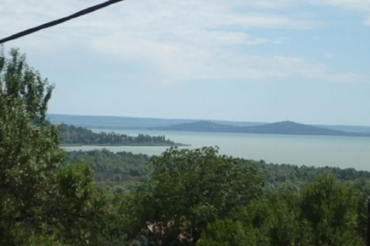 Balaton Hegyvidéki Apartman Balatonederics – Balatonederics, Ungaria