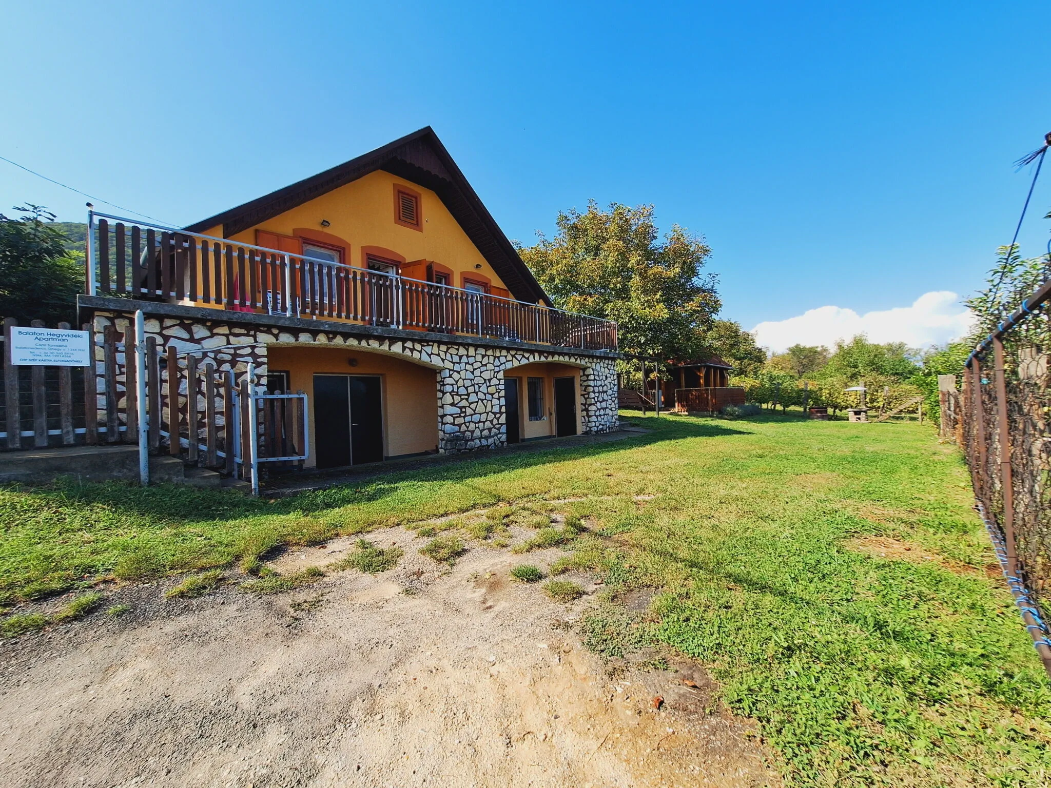 Balaton Hegyvidéki Apartman Balatonederics – Balatonederics, Ungaria