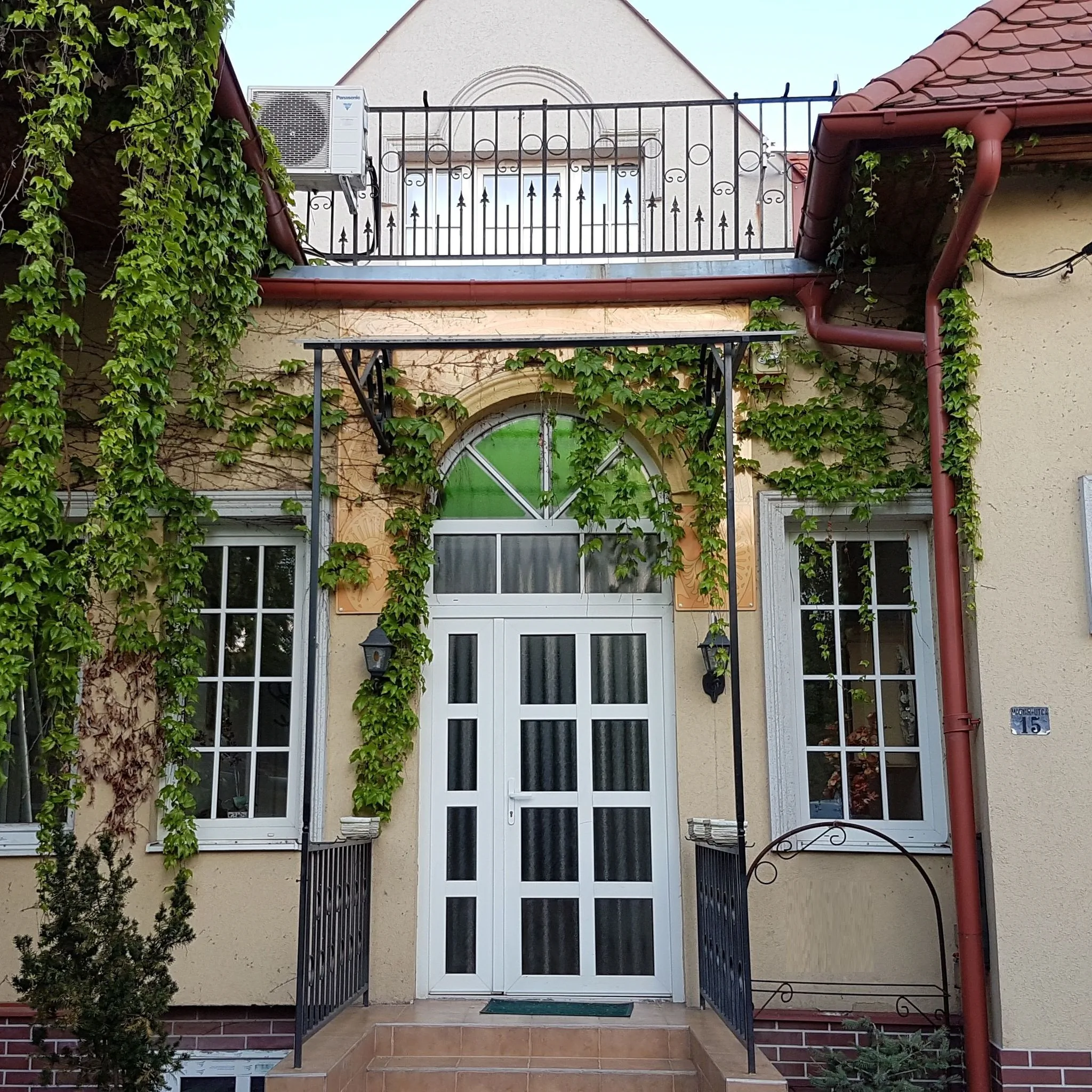 Tulipán Villa Panzió*** Szolnok – Solnoca, Ungaria