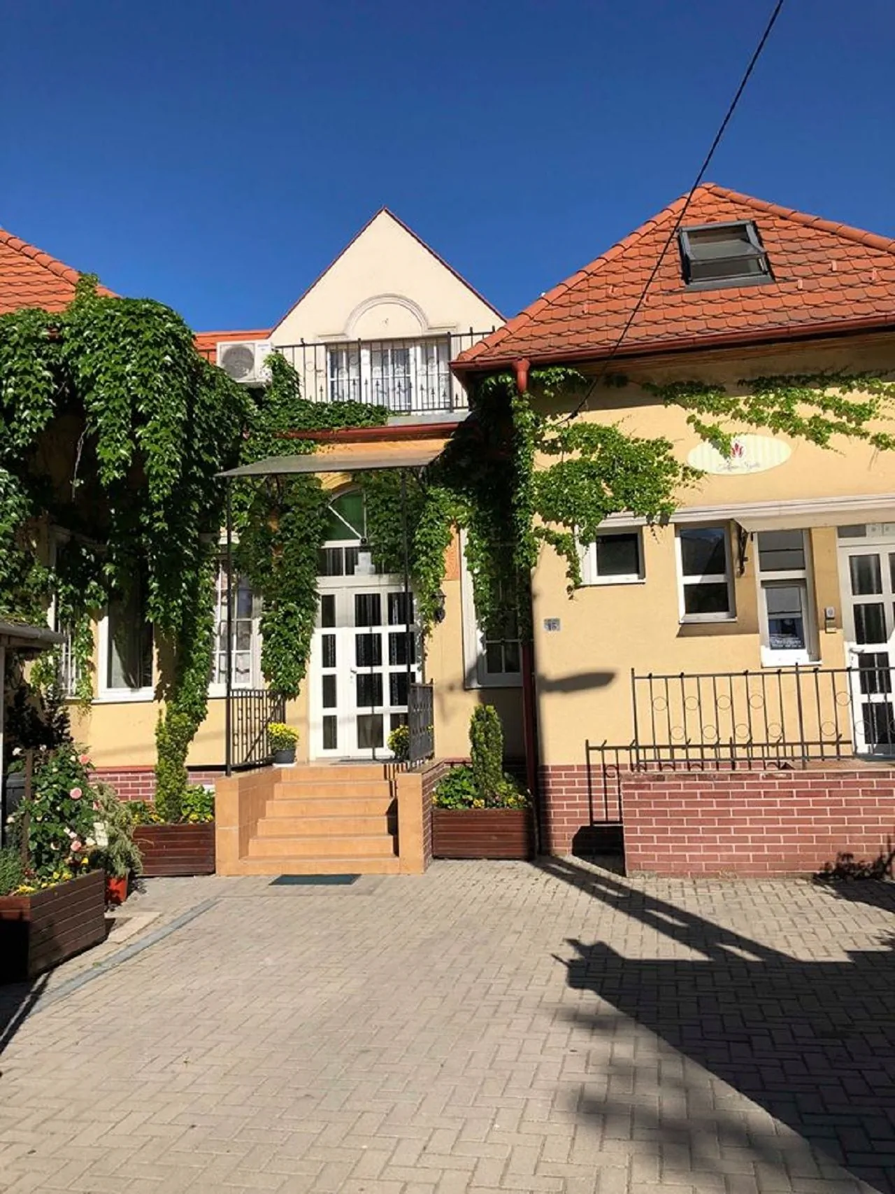 Tulipán Villa Panzió*** Szolnok – Solnoca, Ungaria