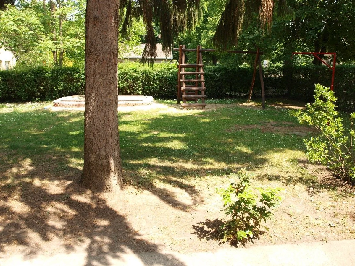 Platán Üdülőház Balatonszemes – Balatonszemes, Ungaria