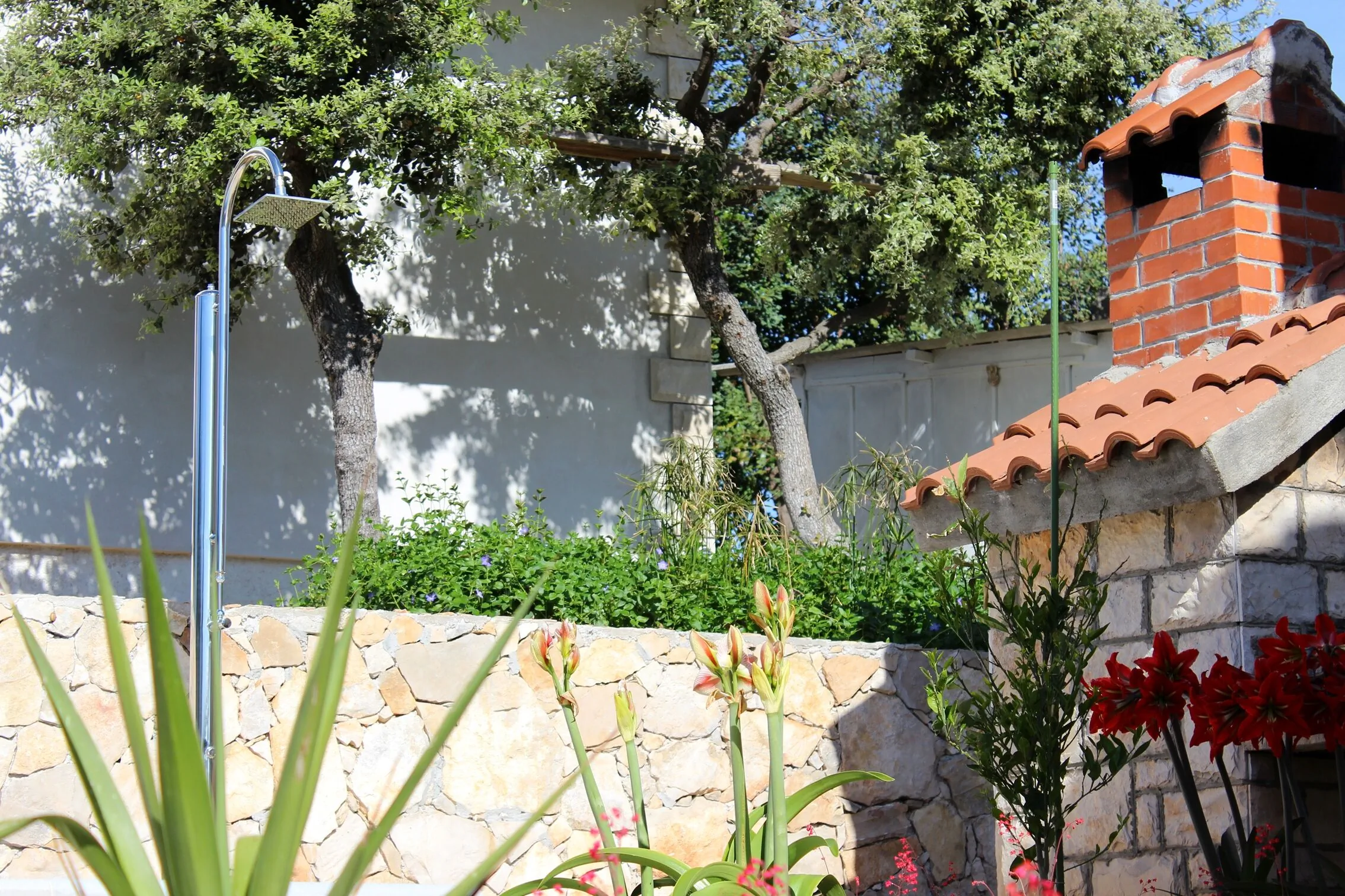 Family-friendly Apartments With Swimming Pool Rogač, Šolta - 5183 Rogač – Rogač, Croația