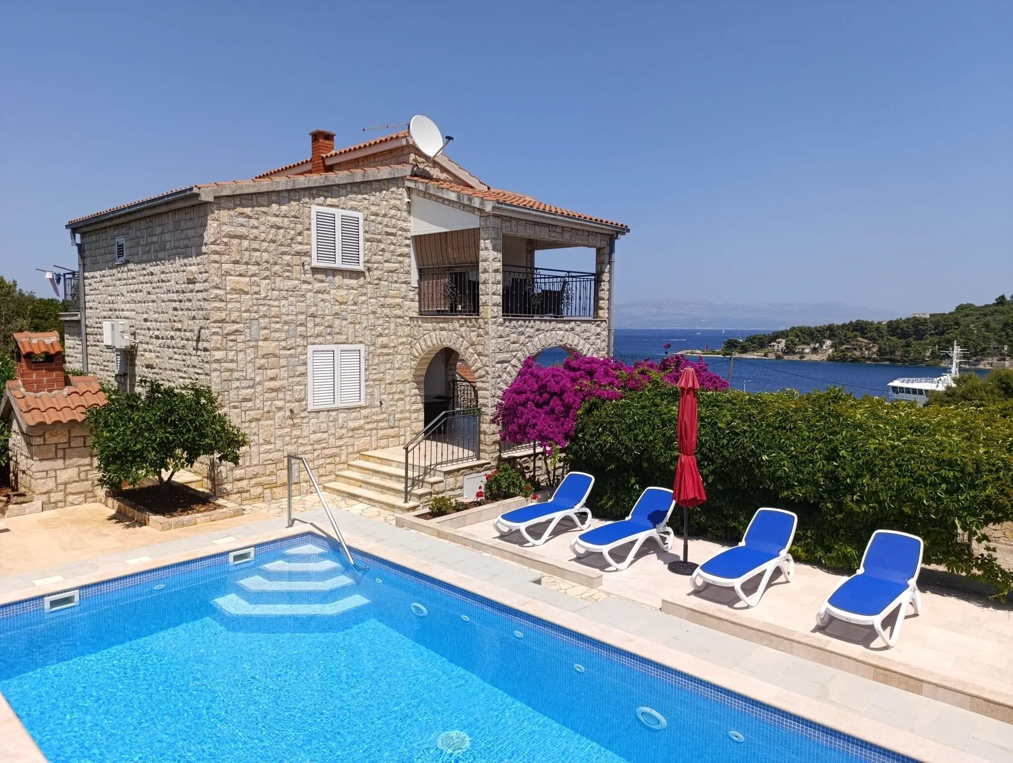 Family-friendly Apartments With Swimming Pool Rogač, Šolta - 5183 Rogač – Rogač, Croația