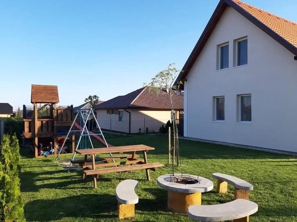 Írisz és Márk Apartmanok Alsóörs – Alsóörs, Maďarsko
