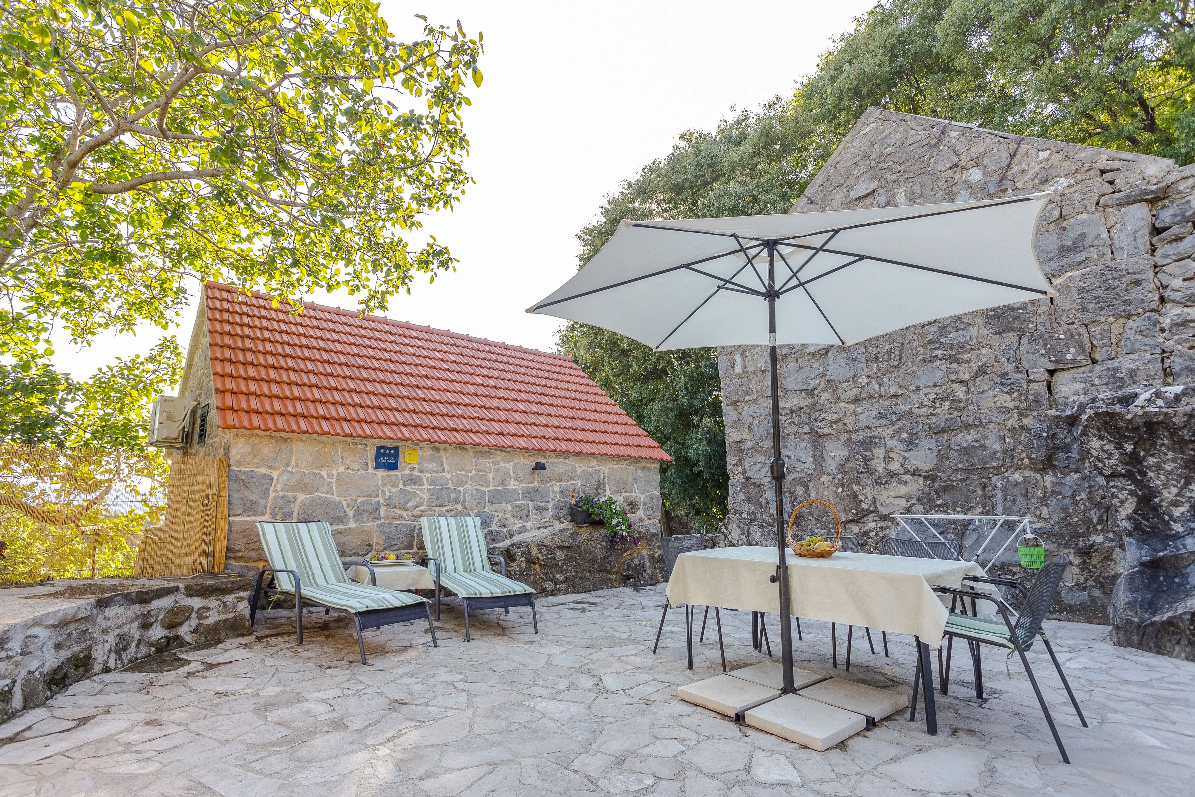 Apartments With Parking Space Gata, Omiš - 6033 Gata – Gata, Chorwacja