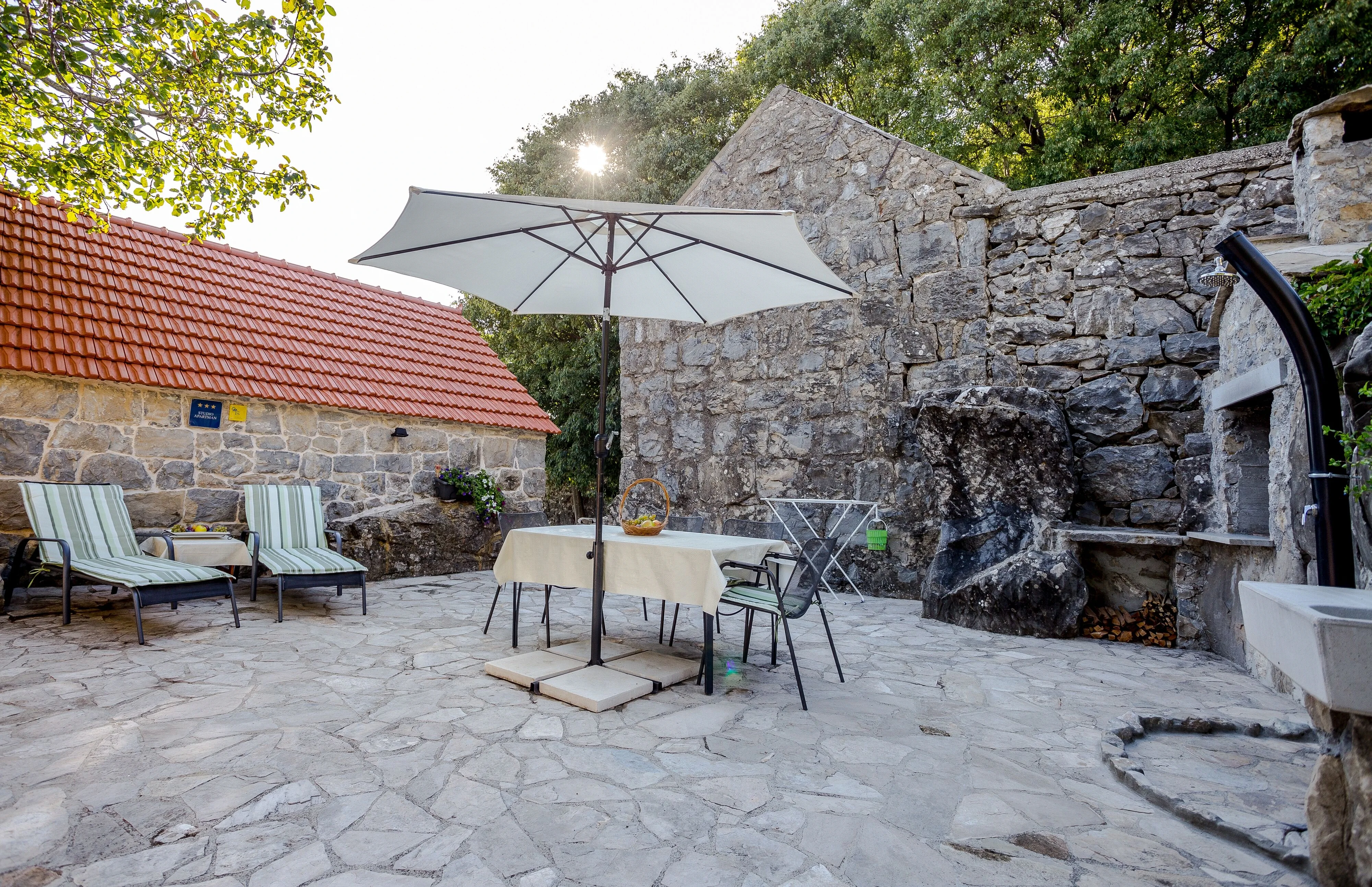 Apartments With Parking Space Gata, Omiš - 6033 Gata – Gata, Chorwacja