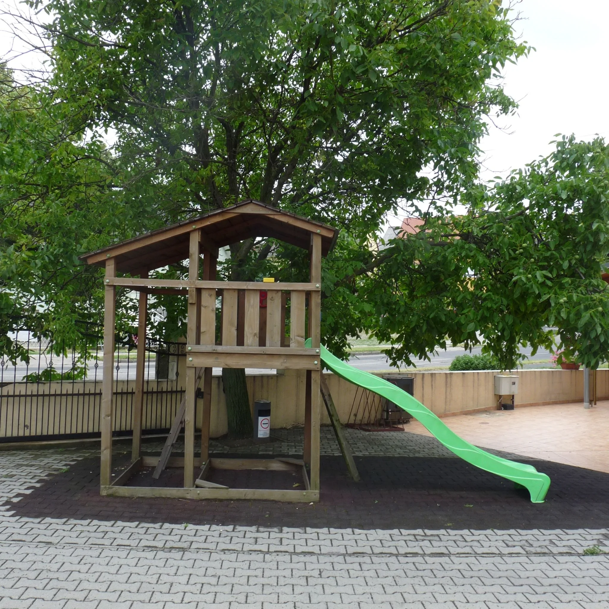 Família Pizzéria és Szálláshely Paks - foto 3