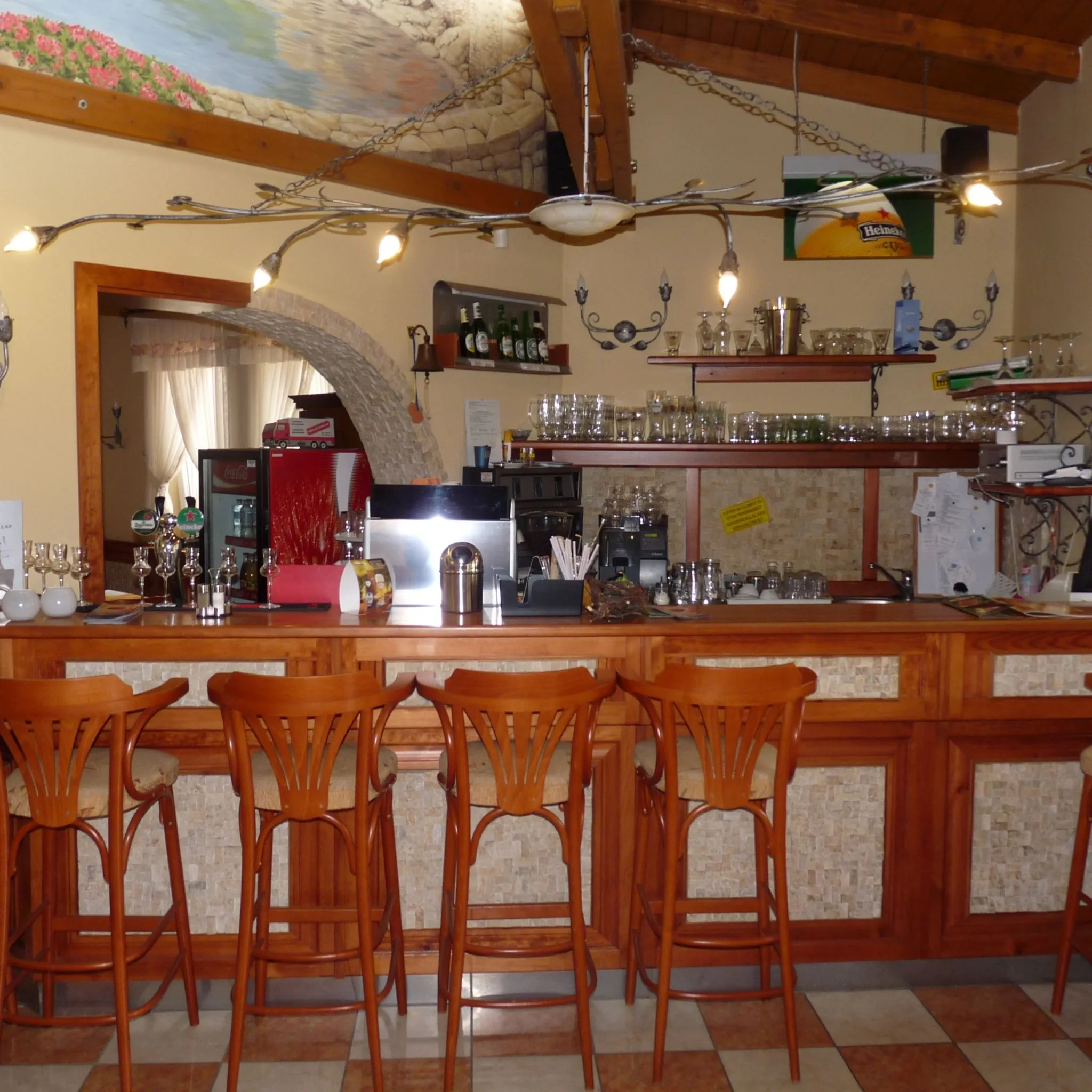 Família Pizzéria és Szálláshely Paks - foto 4