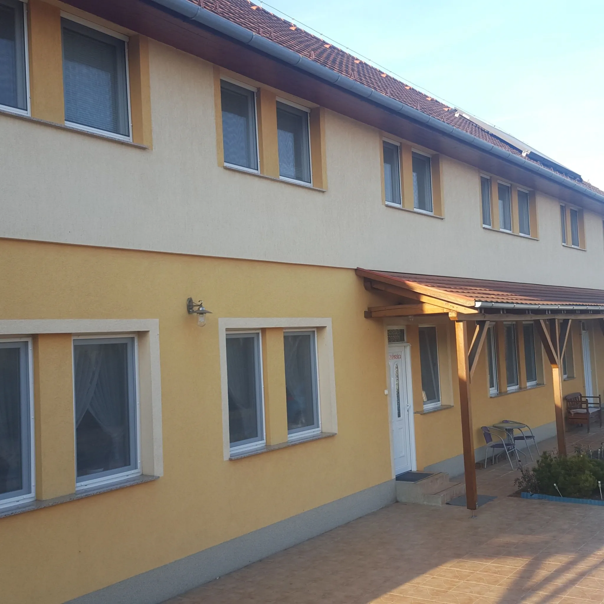 Família Pizzéria és Szálláshely Paks - foto 9