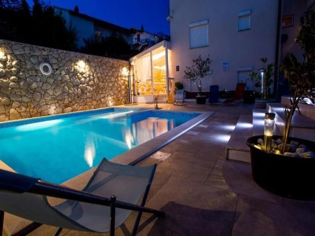 Apartmani Švob s Bazenom Novi Vinodolski – Novi Vinodolski, Croația
