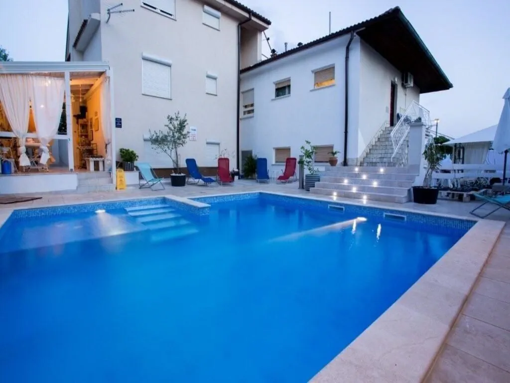 Apartmani Švob s Bazenom Novi Vinodolski – Novi Vinodolski, Croația