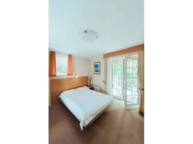 Hotel pod Sosnami** Osieck – Osieck, Polska
